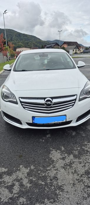 Vând Opel Insignia