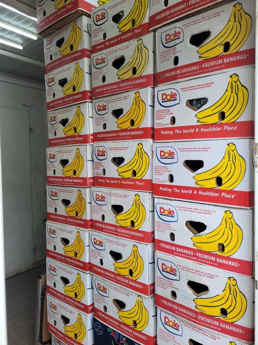 Продавам  кашони