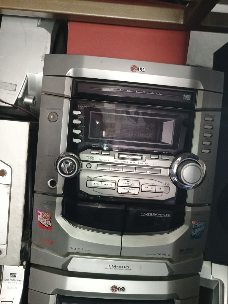 Центр музыкальный LG.