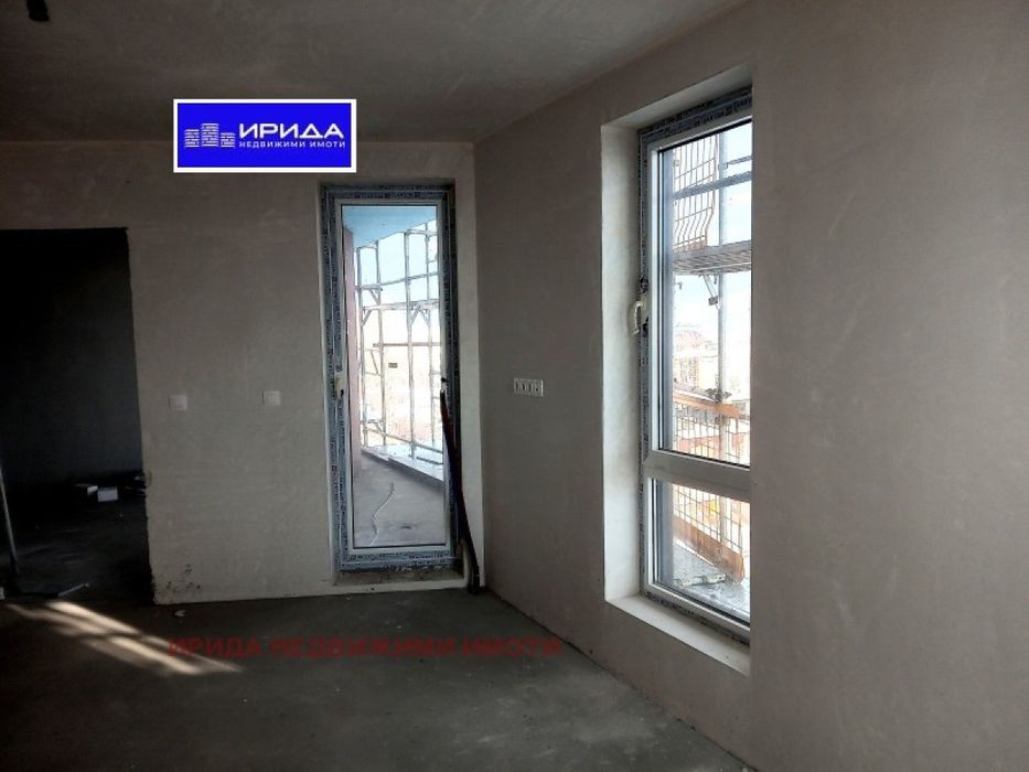 Тристаен апартамент в Бъкстон с АКТ 16!