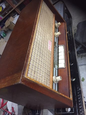 Radio antic pentru anticariat