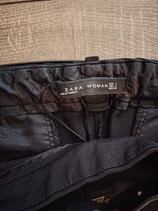Pantaloni negri L zara