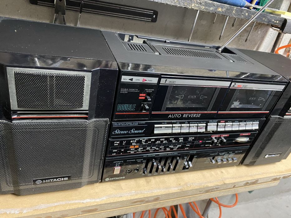 Касетофон “Хитачи”