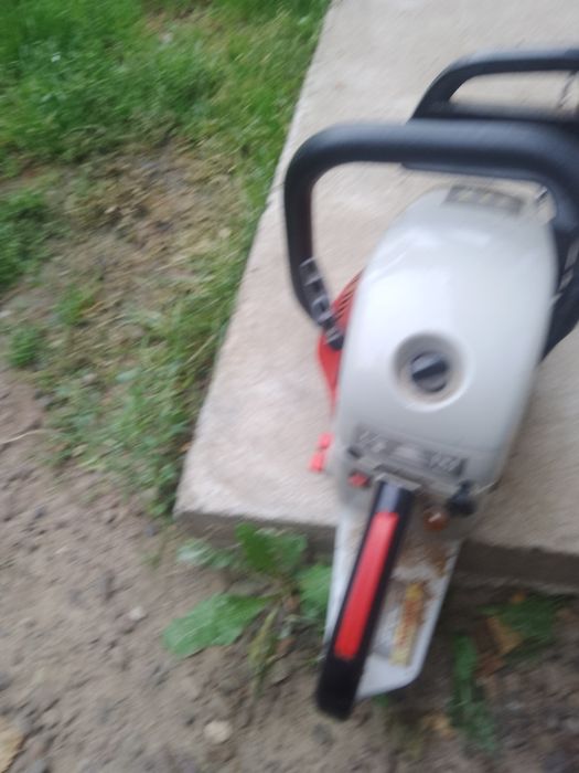 Vând drujba rusească