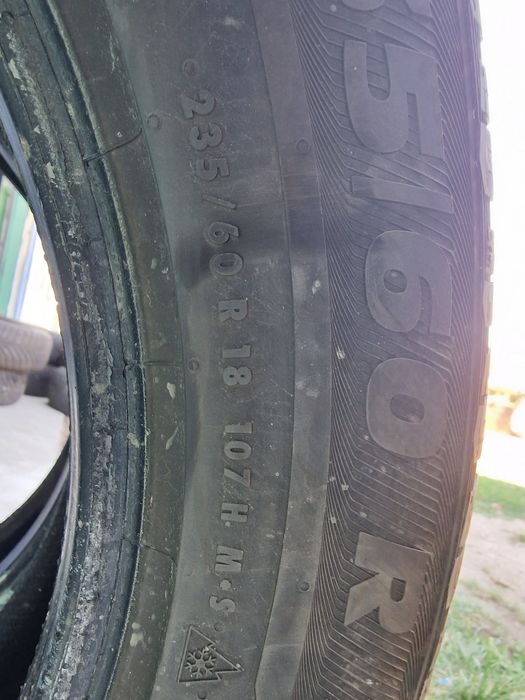 Anvelope 235/60R18 marca Semperit, M +S, DOT 2021