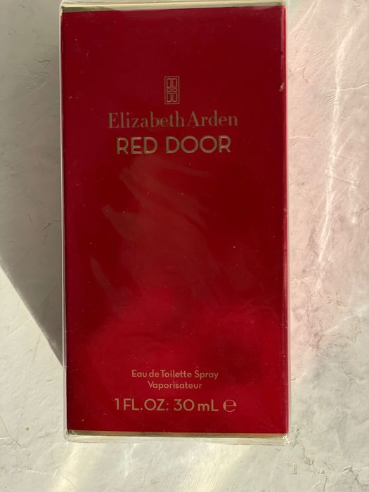 Elizabeth Arden Red Door.
Туалетная вода 30 мл