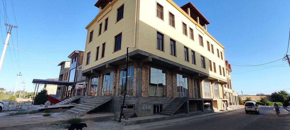 Bino sotiladi  4 etajli bino hammasi