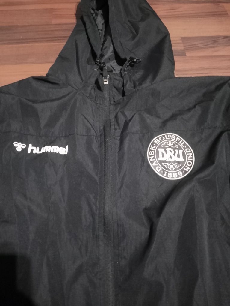 Спортна ветровка hummel