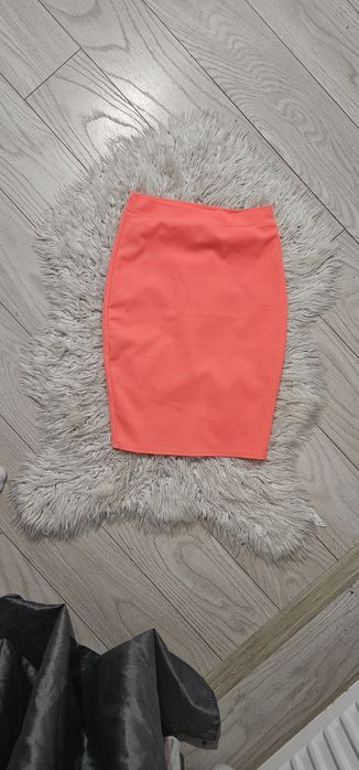 Vând rochițe foarte ieftin