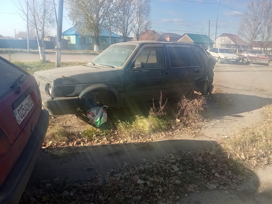 Продам 2 гольфа . За 200 тыс.  Оба с документами  с документам