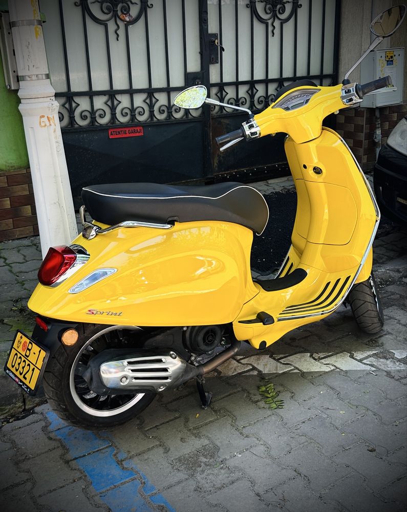 Scuter Piaggio Vespa Sprint 49c - 2022 - unic proprietar