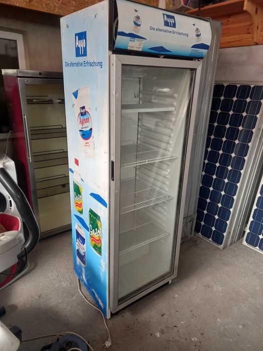 Продавам хладилна витрина