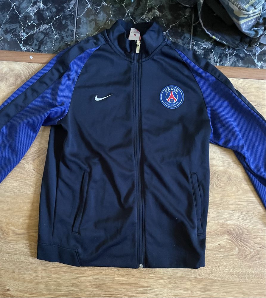 Nike psg горнище в много добро състояние