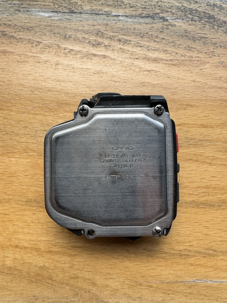 Casio GJ-100 от 1990 година game watch има игра