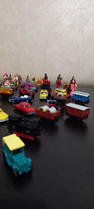 Kinder Ferrero, figurine perioada 90'