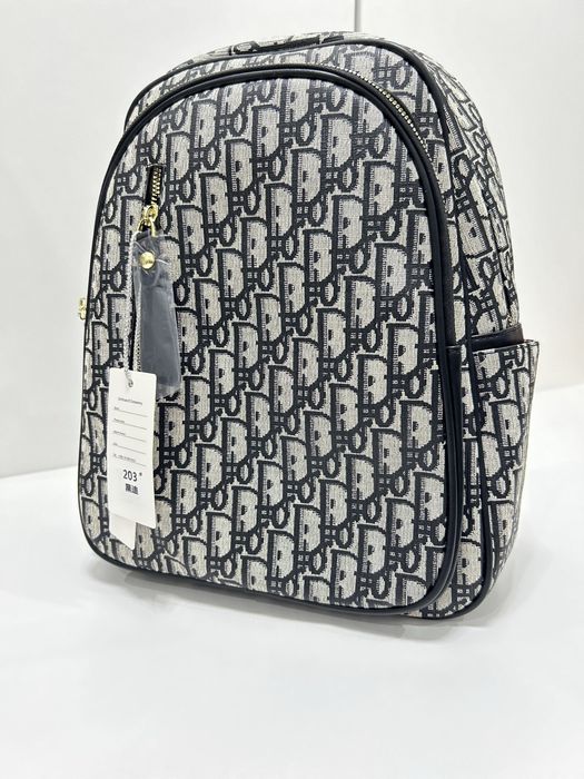 Продом школьный рюкзак 5000 тг новый