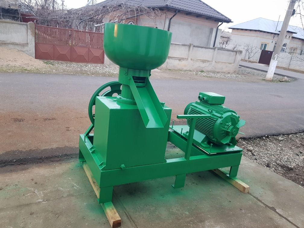 Presa peletii 4 role ,motor 37 kw