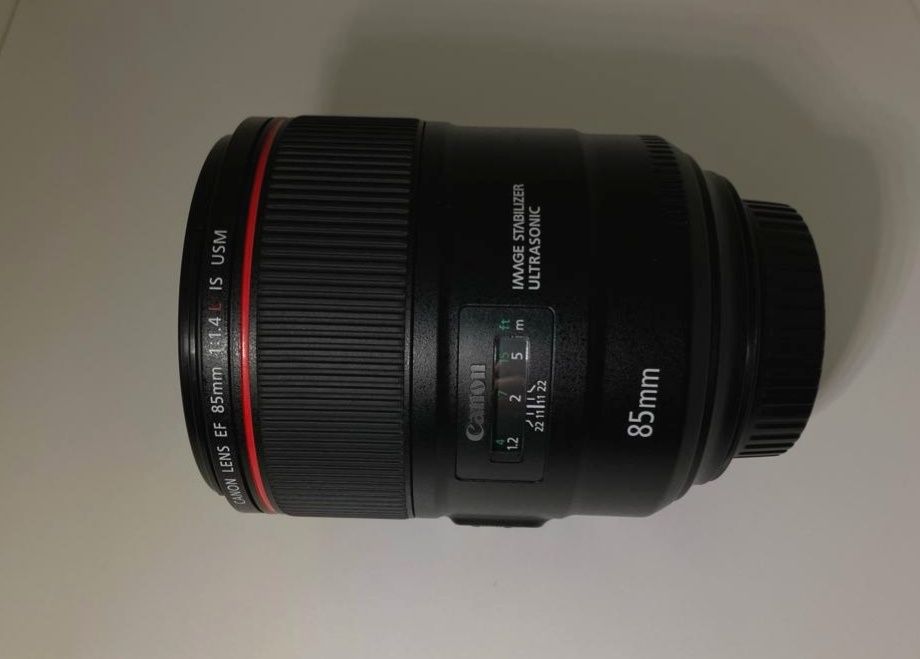 Canon 85mm f1.4 L IS USM