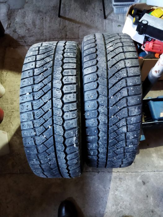 Продам р16  в хорошем состояний зима шипы