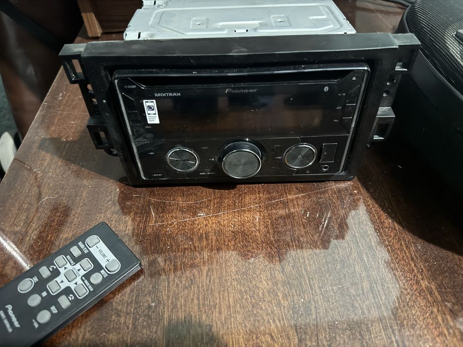 Kenwood 718 va PIONEER 725 sotiladi