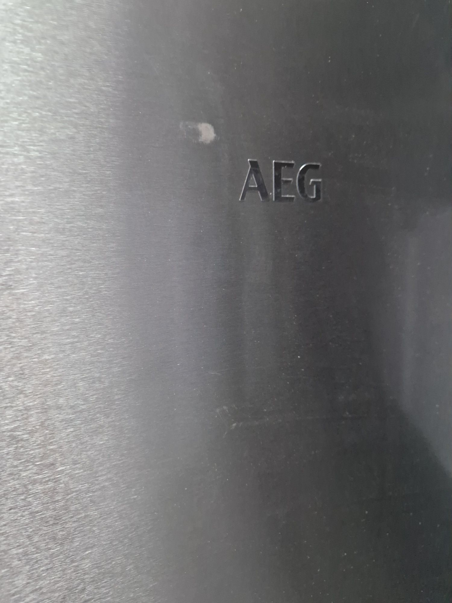 Хладилник Aeg 400 литра А++ Охладител