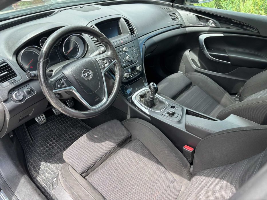 Vand Opel Insignia 2.0CDTI manuala berlina bi-xenon 160cai