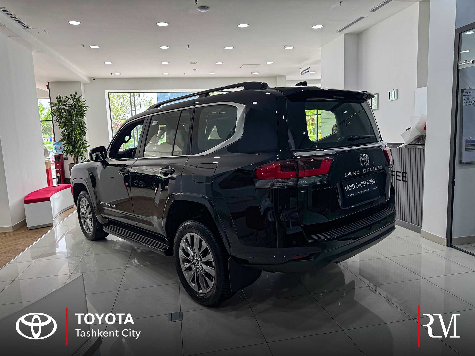 Toyota Land Cruiser 300