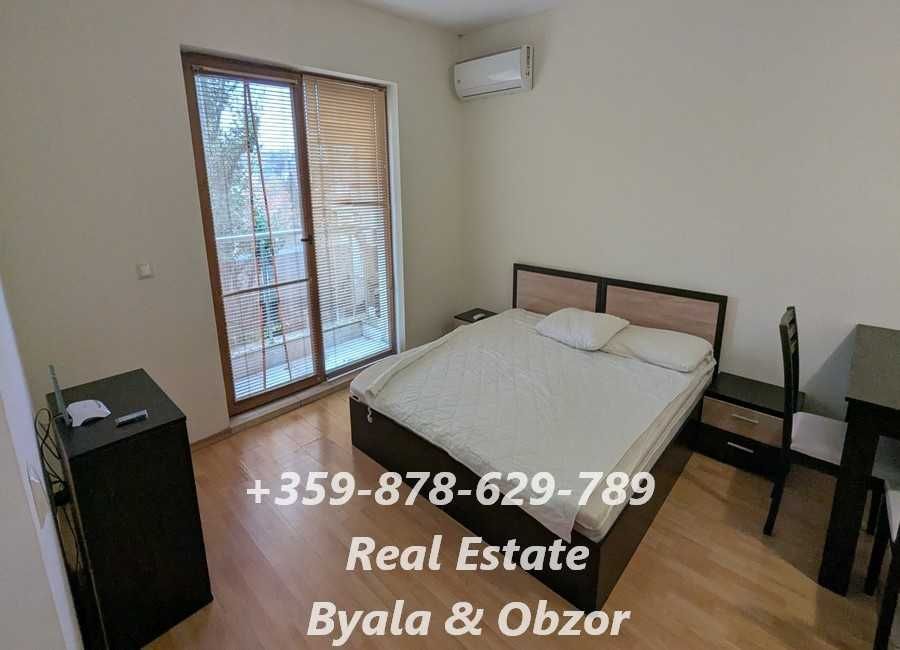 Просторен едностаен апартамент в комплекс с басейн в гр.Бяла