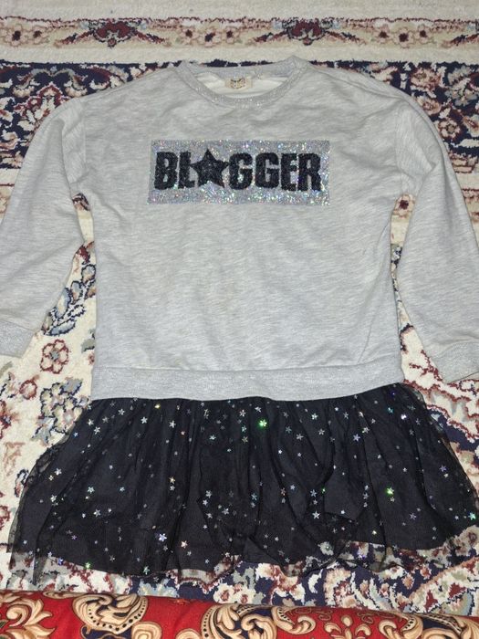 Платье для девочек 7-8лет 122-128см почти новое одевали немного