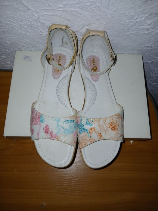 Кожаные босоножки 37-38 р, Италия
