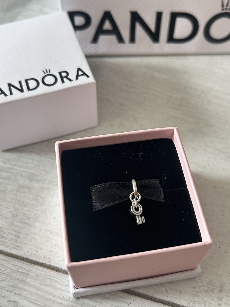 Талисман Pandora “Отключи щастието”