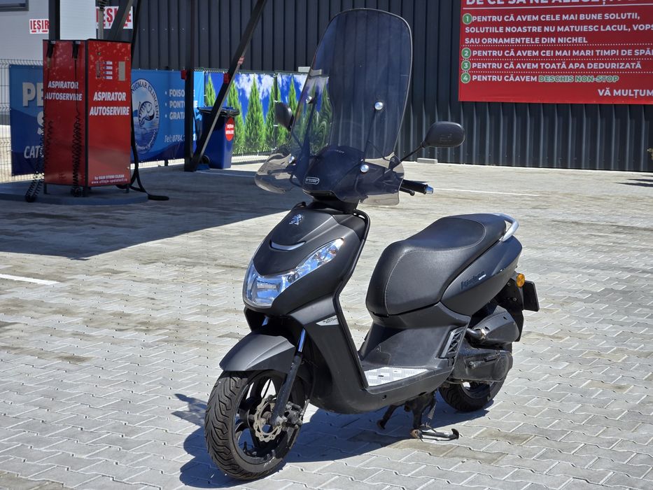 Scutere de inchiriat PEUGEOT Kisbee 50-60km/h de calitate (livrari)