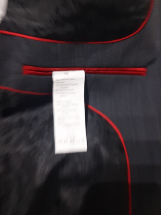 Vand/ schimb Sacou original gen HUGO BOSS marimea 56