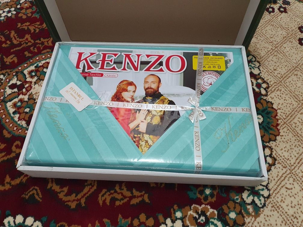 Kenzo firmasidan choyshab komplekt Комплект простыни от фирмы Kenzo
