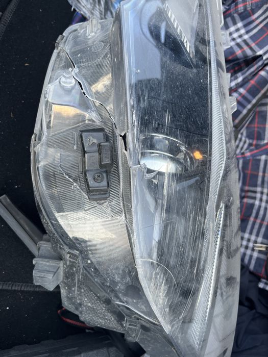 передняя левая фара на Hyundai Elantra 2022 оригинал