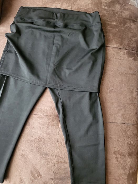 Дамска кожена пола и дамски клин