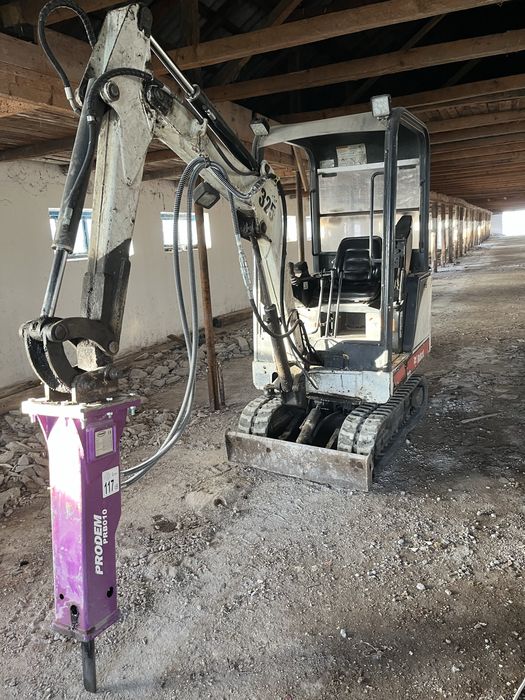 Miniexcavator Bobcat 325