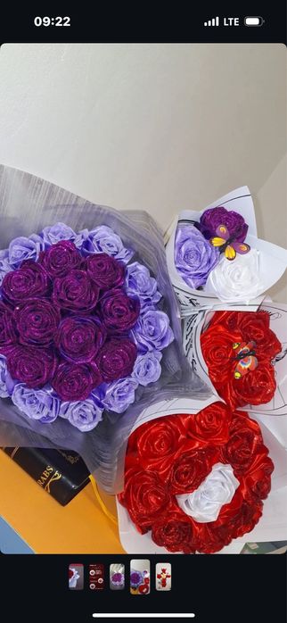 Buchete trandafiri din satin