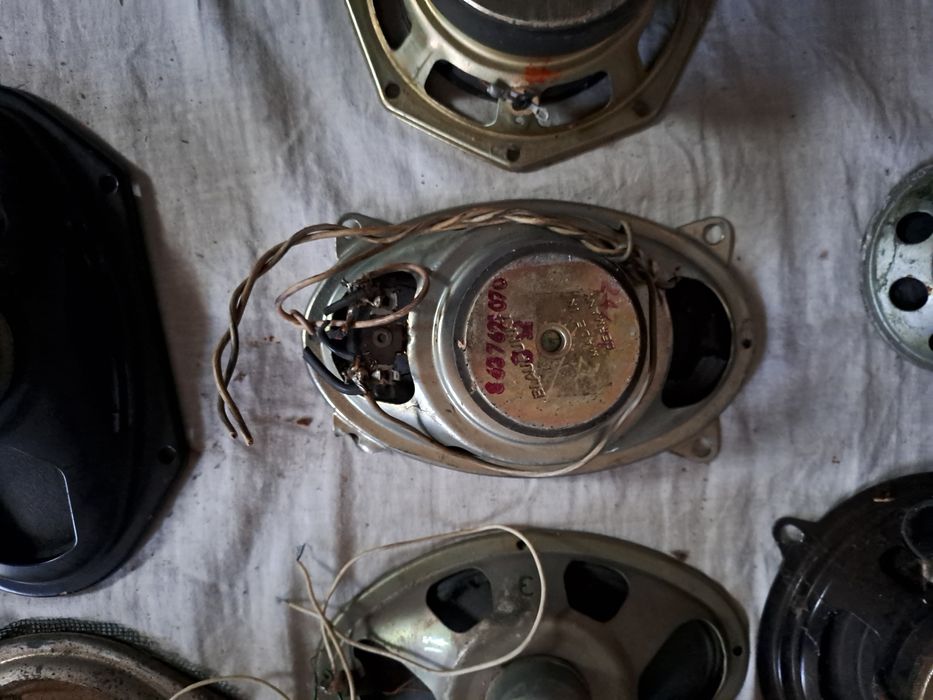 13 difuzoare diferite marimi