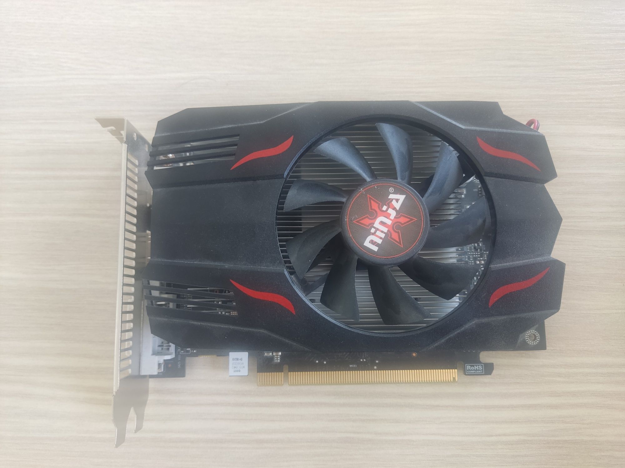 Продается видеокарта Rx 550 4 gb