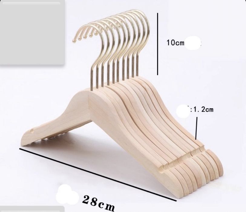 Детская деревянная вешалка