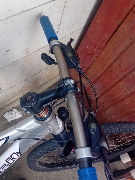Vând bicicleta fara defecte