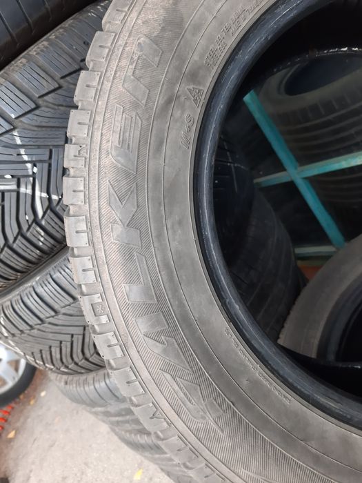 Продавам 4бр. Зимни гуми 215/65/16 Falken