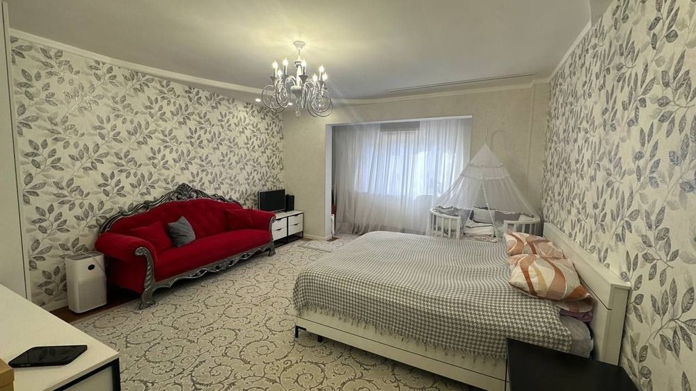 Продаётся Квартира 3-х комнатная Ойбек 60 школа