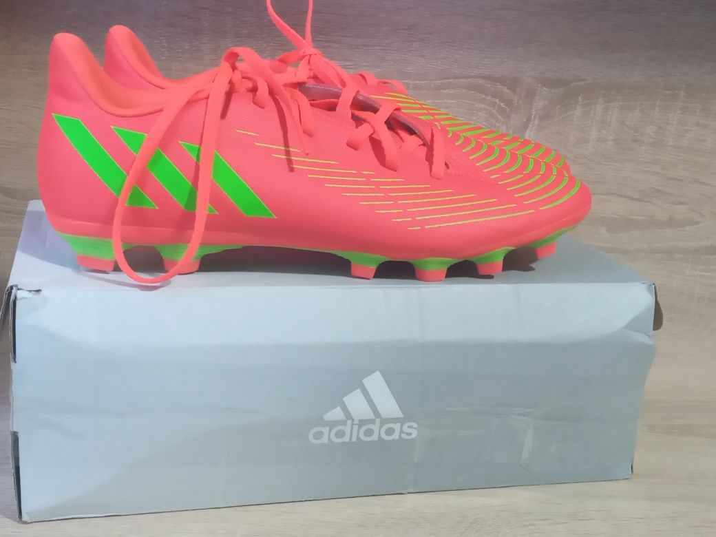 Футболни обувки номер 44  ADIDAS PREDATOR EDGE.4 FxG SOLRED