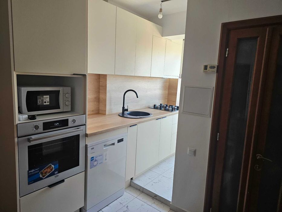 Inchiriez apartament cu o camera semicentral