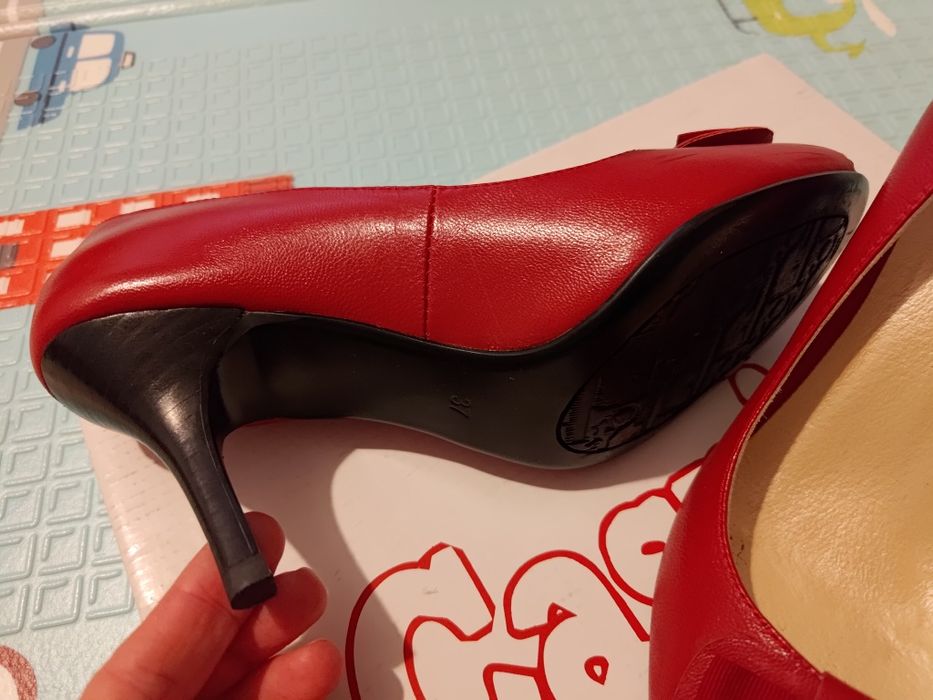 Pantofi eleganți