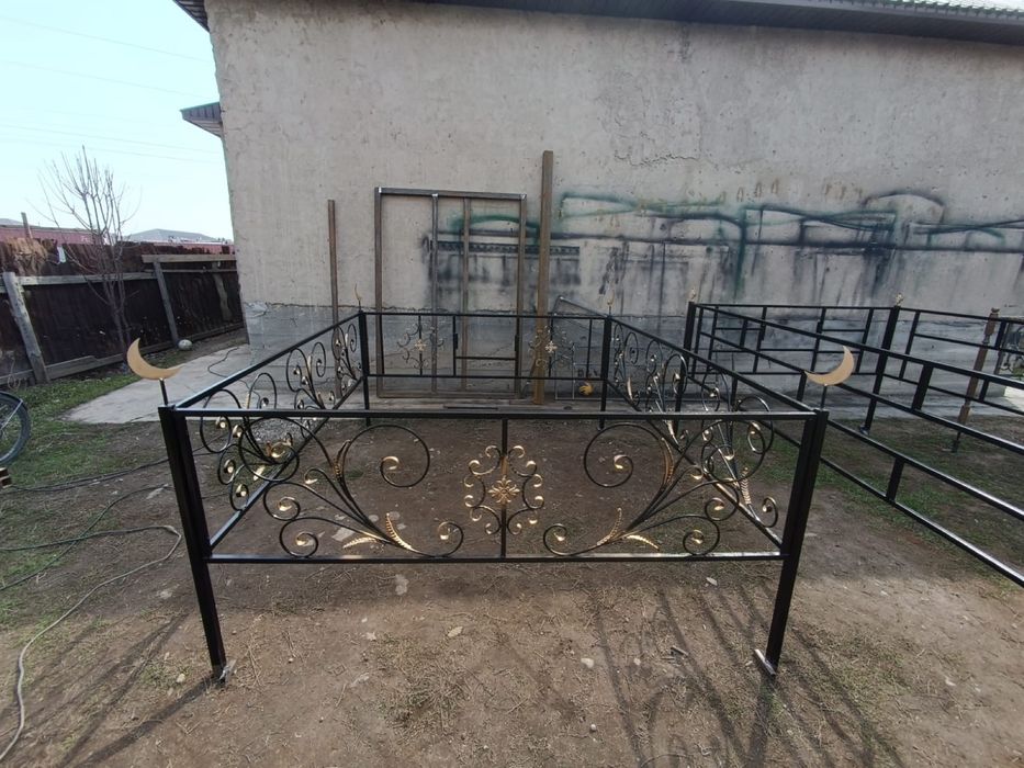 Оградка для могилу (Зират басына қоршау)