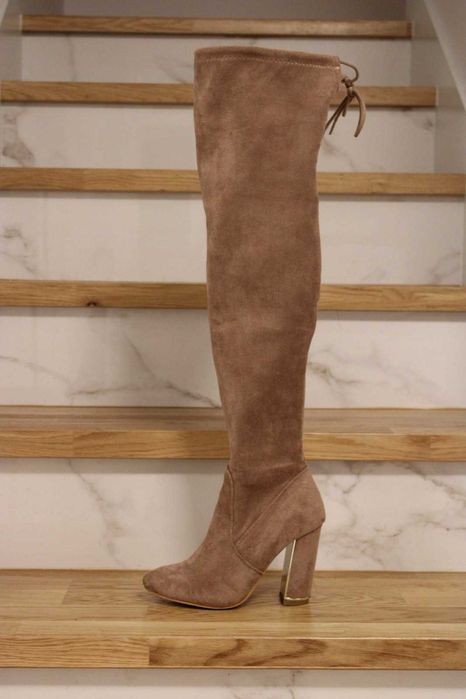 Дълги велурени ботуши