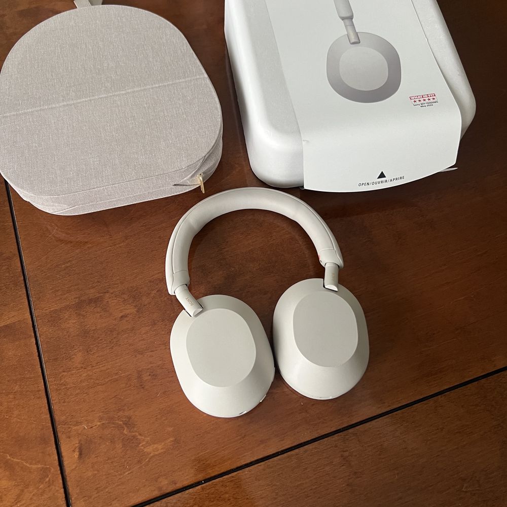 Casti wireless Sony WH-1000XM5